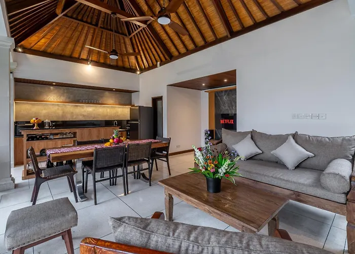 Md 2 Stylish 3 Bedroom W/ Sunny Pool At Prime Eat Street Villa Seminyak