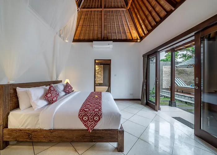 Villa Md 2 Stylish 3 Bedroom W/ Sunny Pool At Prime Eat Street Seminyak